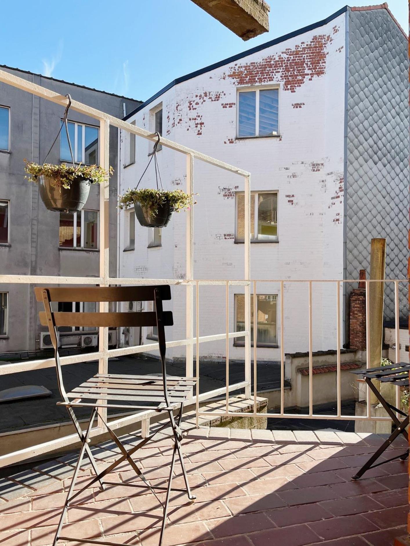 Trendy & Sunny Apartment In Gent Bagian luar foto