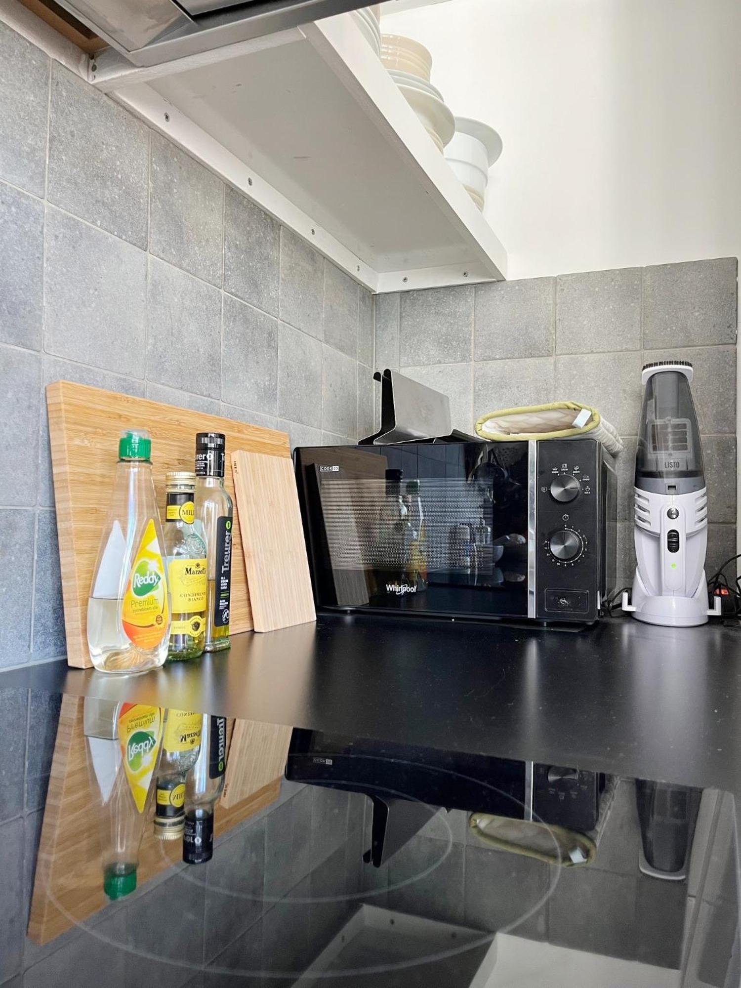 Trendy & Sunny Apartment In Gent Bagian luar foto