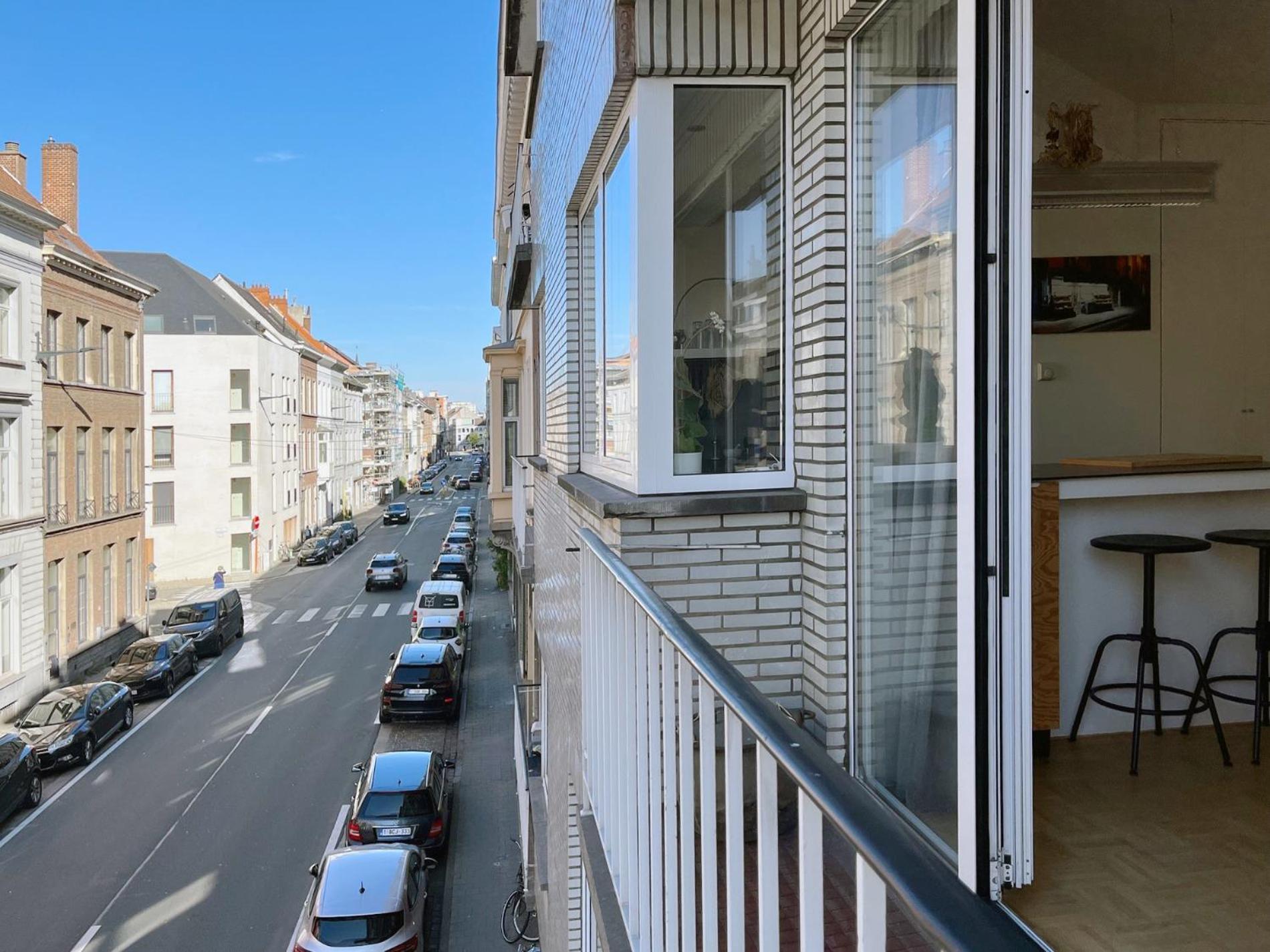 Trendy & Sunny Apartment In Gent Bagian luar foto